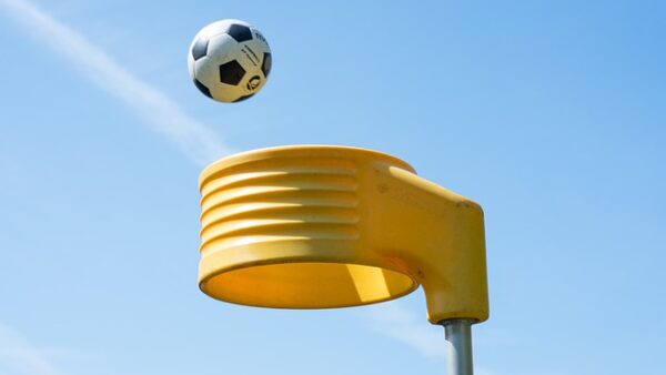 Balsporten: Korfbal in de lucht