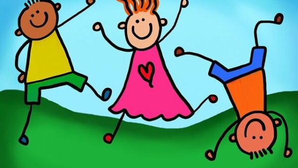 Naschoolse activiteiten: Spelende kinderen